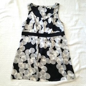 Cabi black/white sleeveless silk tunic